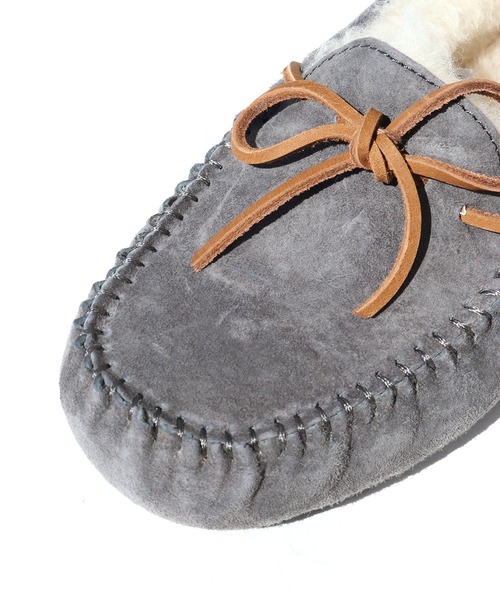 UGG(アグ)の「UGG/アグ W DAKOTA ボアモカシン フラットモカシンレースボアスリッポン ワンポイント ブランドロゴ(モカシン/デッキシューズ・レディース・ブラック/グレー/ダークブラウン/ベージュ・US6/US7/US5)」の8枚目の写真
