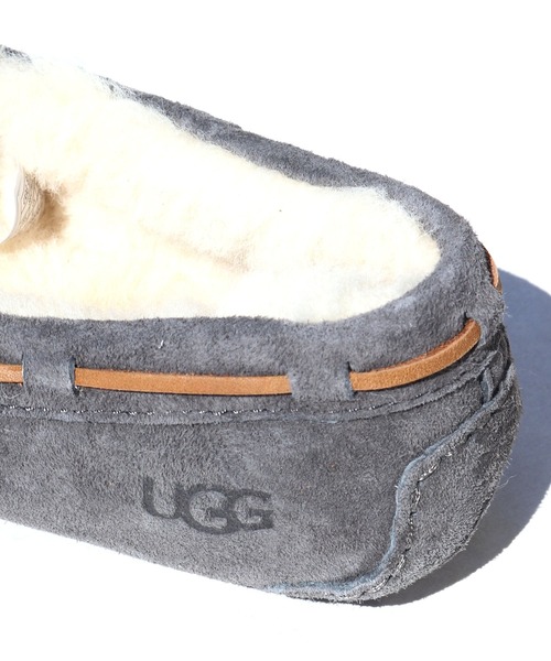 UGG(アグ)の「UGG/アグ W DAKOTA ボアモカシン フラットモカシンレースボアスリッポン ワンポイント ブランドロゴ(モカシン/デッキシューズ・レディース・ブラック/グレー/ダークブラウン/ベージュ・US6/US7/US5)」の12枚目の写真