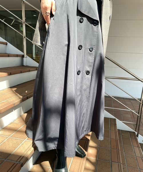 Ameri（アメリ）の「ASYMMETRY TRENCH SKIRT（スカート・レディース・レッド/チャコールグレー/ベージュ・MEDIUM/SMALL）」の8枚目の写真