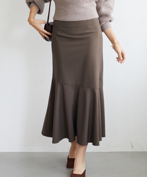 Cheek（チーク）の「Ｔ／Ｒヘムラインスカート（スカート・レディース・ブラウン/ブルー/グレイッシュベージュ/カーキ・SMALL/MEDIUM）」の2枚目の写真