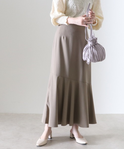 Cheek（チーク）の「Ｔ／Ｒヘムラインスカート（スカート・レディース・ブラウン/ブルー/グレイッシュベージュ/カーキ・SMALL/MEDIUM）」の7枚目の写真