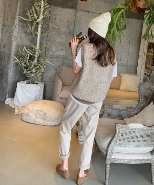 NANING9（ナンニング）の「NANING9 ルーズフィットニットベスト（ベスト・レディース・ベージュ・FREE）」の3枚目の写真