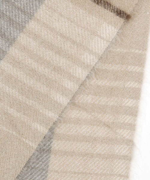 LEPSIM（レプシィム）の「洗える高密度チェックストール　214537（ストール/ショール・レディース・ベージュ/レッド/イエロー/グレイッシュベージュ/オフホワイト/ライトグレー・ONE SIZE）」の11枚目の写真