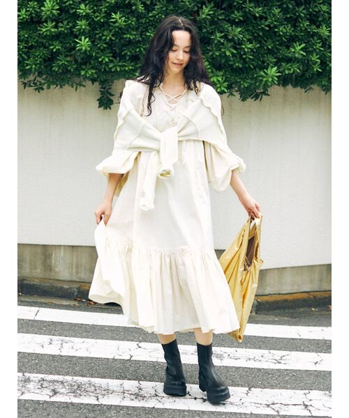Ungrid(アングリッド)の「レースアップティアードマキシワンピース ( ボリュームスリーブ )(ワンピース・レディース・ミント/ブラック/アイボリー・FREE)」の21枚目の写真