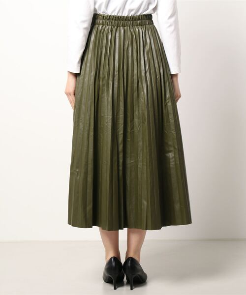 210nouve(トゥージュヌーブ)の「フェイクレザープリーツスカート(スカート・レディース・ブラック/ホワイト/ブラウン/グリーン/ベージュ/チャコールグレー・FREE)」の7枚目の写真