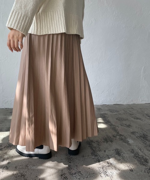 210nouve(トゥージュヌーブ)の「フェイクレザープリーツスカート(スカート・レディース・ブラック/ホワイト/ブラウン/グリーン/ベージュ/チャコールグレー・FREE)」の13枚目の写真