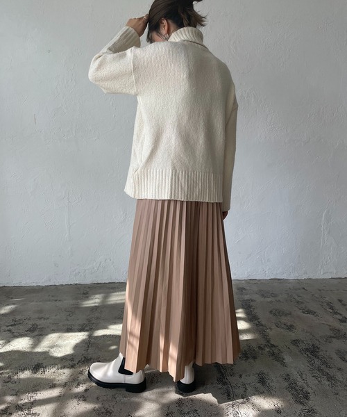 210nouve(トゥージュヌーブ)の「フェイクレザープリーツスカート(スカート・レディース・ブラック/ホワイト/ブラウン/グリーン/ベージュ/チャコールグレー・FREE)」の18枚目の写真