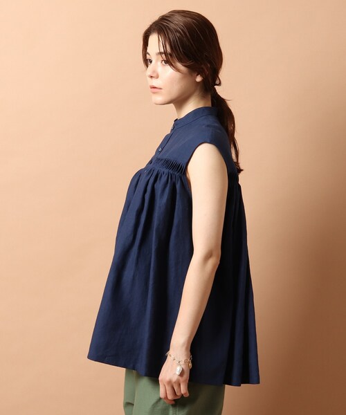 Scye(サイ)の「◆SCYE(サイ)TUCKED Sleeveless Shirt(シャツ/ブラウス・レディース・ネイビー・00)」の5枚目の写真