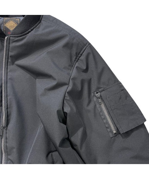 291295＝HOMME（ニーキューイチニーキューゴーオム）の「【291295=HOMME】平織りクロス 裏ラミネート加工 MA-1タイプ ブルゾン（MA-1・メンズ・ブラック/カーキ/ベージュ・4/3/2）」の19枚目の写真