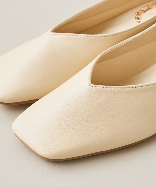 DISCOAT（ディスコート）の「アンクレット付パンプス（パンプス・レディース・アイボリー/ブラック・LARGE/MEDIUM）」の3枚目の写真