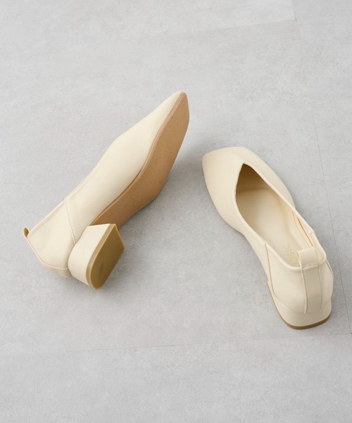 DISCOAT（ディスコート）の「アンクレット付パンプス（パンプス・レディース・アイボリー/ブラック・LARGE/MEDIUM）」の15枚目の写真