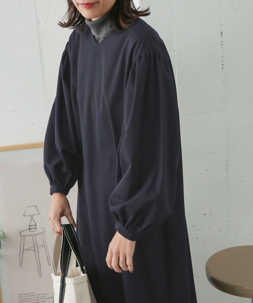 URBAN RESEARCH DOORS(アーバンリサーチドアーズ)の「ギャザースリーブAラインワンピース(ワンピース・レディース・ブラック/ネイビー/グリーン・ONE)」の4枚目の写真