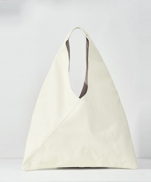 Firsthand(ファーストハンド)の「Firsthand/ファーストハンド レザートライアングルトートバッグ L / 防水レザー/レザートライアングルトートバッグ L / 本革 / 牛革 / レザーバッグ / 革バッグ(トートバッグ・レディース・ベージュ/オフホワイト/ブラック・ONE SIZE)」の10枚目の写真