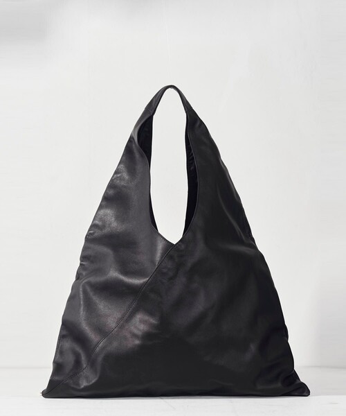 Firsthand(ファーストハンド)の「Firsthand/ファーストハンド レザートライアングルトートバッグ L / 防水レザー/レザートライアングルトートバッグ L / 本革 / 牛革 / レザーバッグ / 革バッグ(トートバッグ・レディース・ベージュ/オフホワイト/ブラック・ONE SIZE)」の14枚目の写真