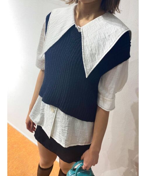 EMODA（エモダ）の「ブラッシュオーバーベスト（ベスト・レディース・ホワイト/ブラック/グリーン・FREE）」の2枚目の写真