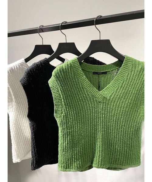 EMODA（エモダ）の「ブラッシュオーバーベスト（ベスト・レディース・ホワイト/ブラック/グリーン・FREE）」の5枚目の写真