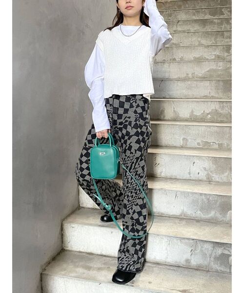 EMODA（エモダ）の「ブラッシュオーバーベスト（ベスト・レディース・ホワイト/ブラック/グリーン・FREE）」の14枚目の写真