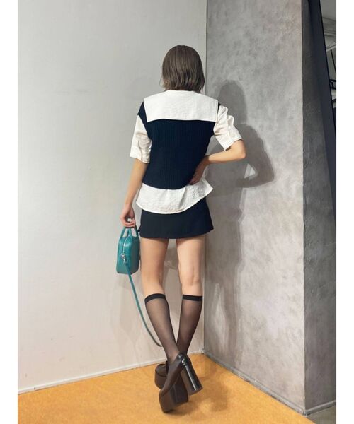 EMODA（エモダ）の「ブラッシュオーバーベスト（ベスト・レディース・ホワイト/ブラック/グリーン・FREE）」の22枚目の写真