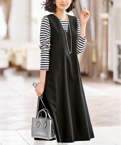 BELLUNA（ベルーナ）の「ドレープ素材美人顔ジャンパードレス（ジャンパースカート・レディース・モカ/グレイッシュベージュ/ブラック・LARGE/X-LARGE/MEDIUM）」の2枚目の写真