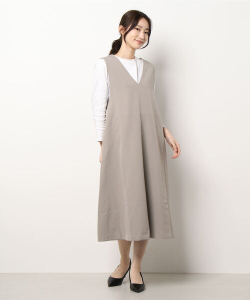 BELLUNA（ベルーナ）の「ドレープ素材美人顔ジャンパードレス（ジャンパースカート・レディース・モカ/グレイッシュベージュ/ブラック・LARGE/X-LARGE/MEDIUM）」の10枚目の写真