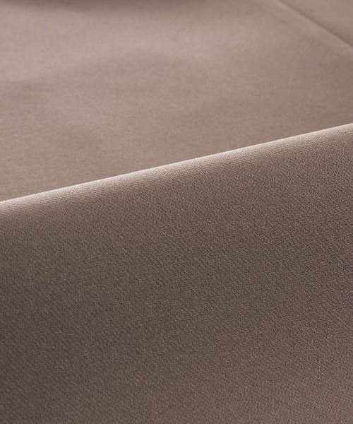 BELLUNA（ベルーナ）の「ドレープ素材美人顔ジャンパードレス（ジャンパースカート・レディース・モカ/グレイッシュベージュ/ブラック・LARGE/X-LARGE/MEDIUM）」の8枚目の写真