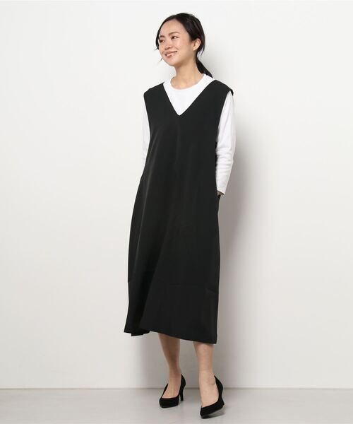 BELLUNA（ベルーナ）の「ドレープ素材美人顔ジャンパードレス（ジャンパースカート・レディース・モカ/グレイッシュベージュ/ブラック・LARGE/X-LARGE/MEDIUM）」の13枚目の写真