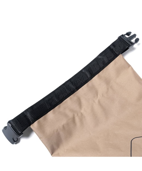 F.C.Real Bristol（エフシーレアルブリストル）の「TEAM DRY BAG（ハンドバッグ・メンズ・ブラック/ベージュ/グリーン・FREE）」の7枚目の写真