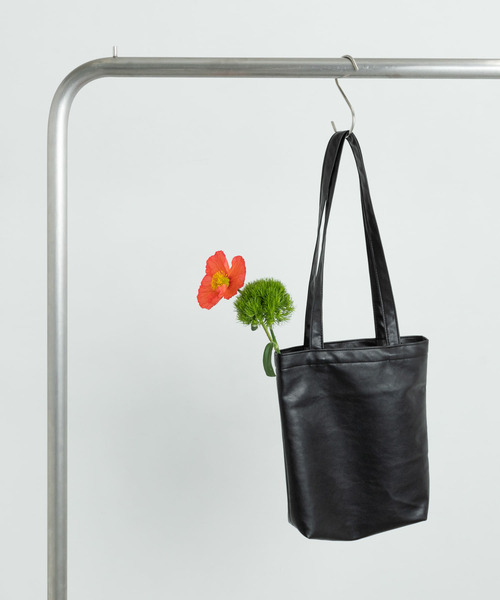 SMELLY（スメリー）の「フェイクレザーミニトート（トートバッグ・レディース・ブラック/ミント/アイボリー/ブルー/グリーン系その他/パープル・-）」の3枚目の写真