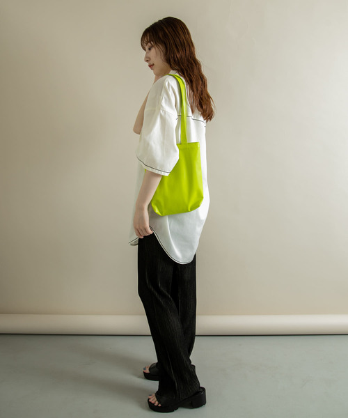 SMELLY（スメリー）の「フェイクレザーミニトート（トートバッグ・レディース・ブラック/ミント/アイボリー/ブルー/グリーン系その他/パープル・-）」の14枚目の写真