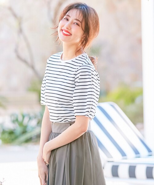 ANY SIS(エニィスィス)の「プレーティングジャージーアーモンドスリーブ カットソー(Tシャツ/カットソー・レディース・ライトイエロー系/ブラック系/ホワイト系/ピンク系/ブラック系2/黄土色系・2)」の3枚目の写真