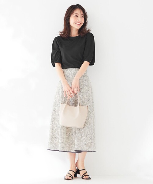 ANY SIS(エニィスィス)の「プレーティングジャージーアーモンドスリーブ カットソー(Tシャツ/カットソー・レディース・ライトイエロー系/ブラック系/ホワイト系/ピンク系/ブラック系2/黄土色系・2)」の14枚目の写真