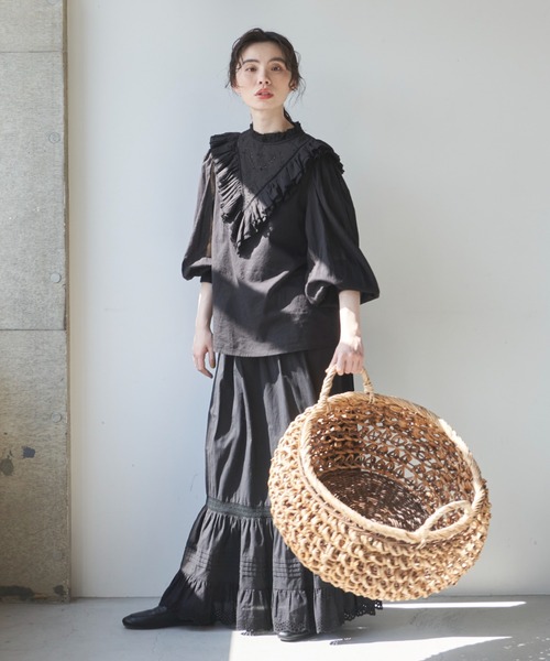 Libra Cue（リブラ キュー）の「”ビンテージライクレースブラウス”　　　　　　　　　インド綿100%、レースやフリルを贅沢に使いながらも甘さを抑えた大人のレースブラウス（シャツ/ブラウス・レディース・ホワイト/ブラック/ピンク・FREE）」の3枚目の写真