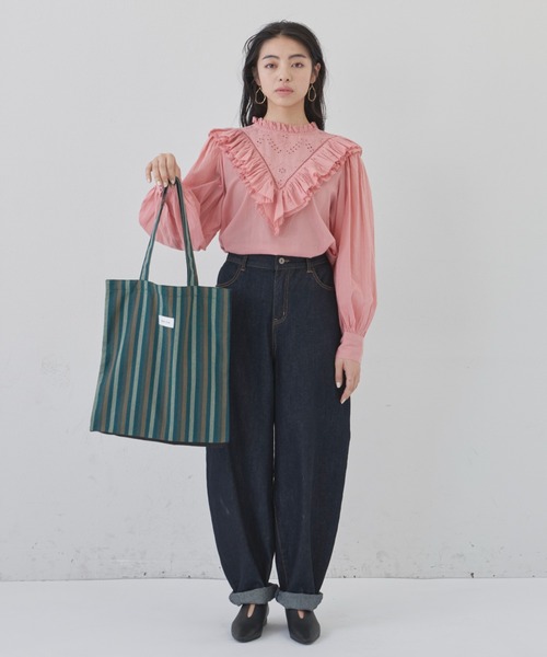 Libra Cue（リブラ キュー）の「”ビンテージライクレースブラウス