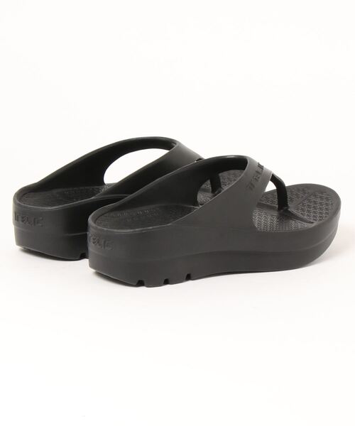 yuw（ユウ）の「ＴＥＬＩＣ　Ｗ　ＦＬＩＰＦＬＯＰ　258119（サンダル・レディース・ブラック・MEDIUM/LARGE）」の2枚目の写真