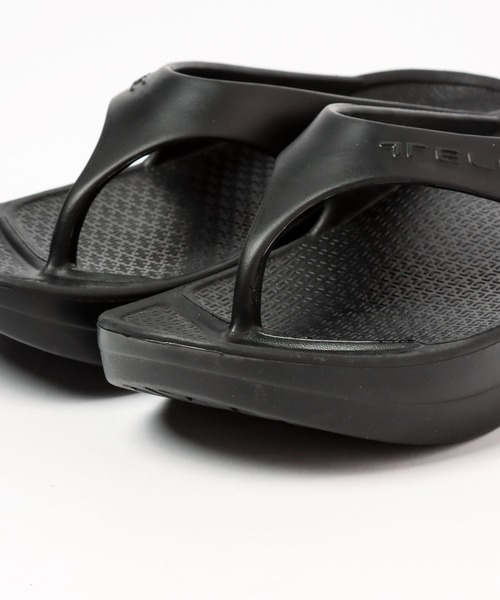yuw（ユウ）の「ＴＥＬＩＣ　Ｗ　ＦＬＩＰＦＬＯＰ　258119（サンダル・レディース・ブラック・MEDIUM/LARGE）」の14枚目の写真