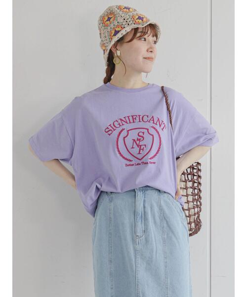 ehka sopo（エヘカソポ）の「カレッジロゴ刺繍Tシャツ（ニット/セーター・レディース・パープル/オフホワイト/キナリ・ﾌﾘ-）」の22枚目の写真