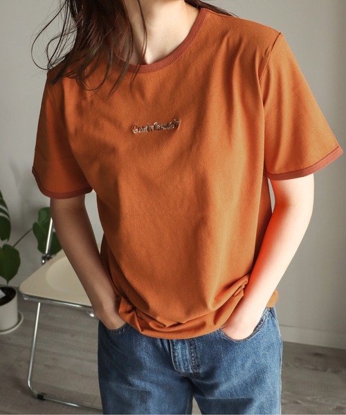 COURO(コウロ)の「刺繍リンガーTシャツ(Tシャツ/カットソー・レディース・オフホワイト/ブラック/オレンジ/グリーン/チャコールグレー/イエロー・FREE)」の2枚目の写真