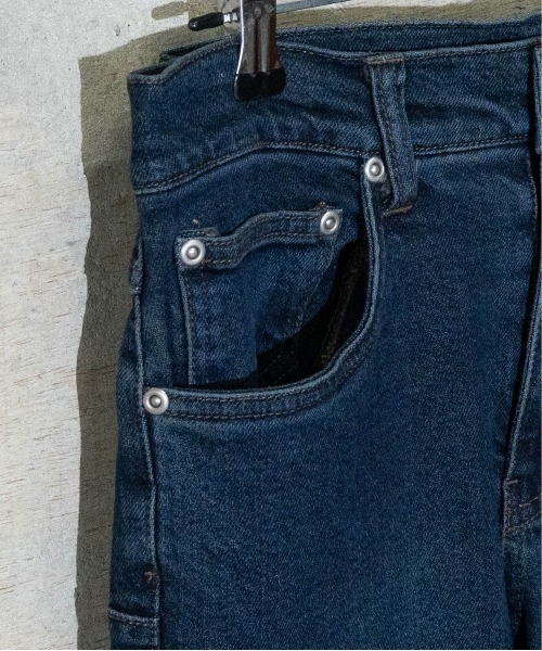 JOHN'S CLOSET(ジョンズクローゼット)の「【13】5Pストレッチスキニーパンツ(デニムパンツ・メンズ・ブラック系その他/インディゴブルー/ブラック・MEDIUM/LARGE)」の5枚目の写真