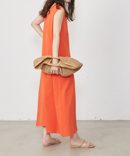 Shelly island(シェリーアイランド)の「コットンエンボスVネックロングワンピース(ワンピース・レディース・ブラック/オレンジ/グリーン・M)」の3枚目の写真