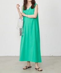 コットンエンボスVネックロングワンピース
