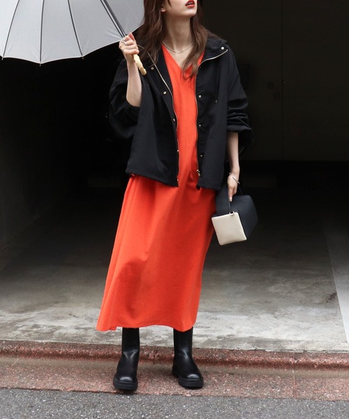 Shelly island(シェリーアイランド)の「コットンエンボスVネックロングワンピース(ワンピース・レディース・ブラック/オレンジ/グリーン・M)」の8枚目の写真