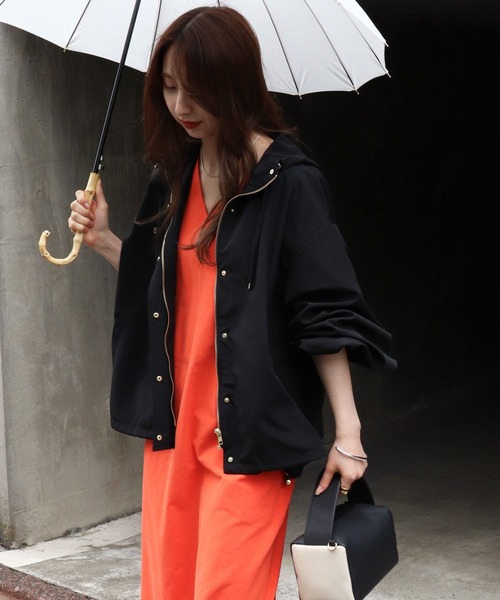 Shelly island(シェリーアイランド)の「コットンエンボスVネックロングワンピース(ワンピース・レディース・ブラック/オレンジ/グリーン・M)」の9枚目の写真