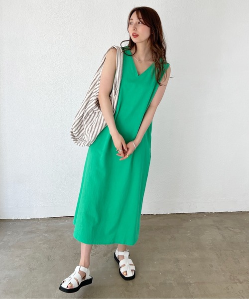 Shelly island(シェリーアイランド)の「コットンエンボスVネックロングワンピース(ワンピース・レディース・ブラック/オレンジ/グリーン・M)」の12枚目の写真