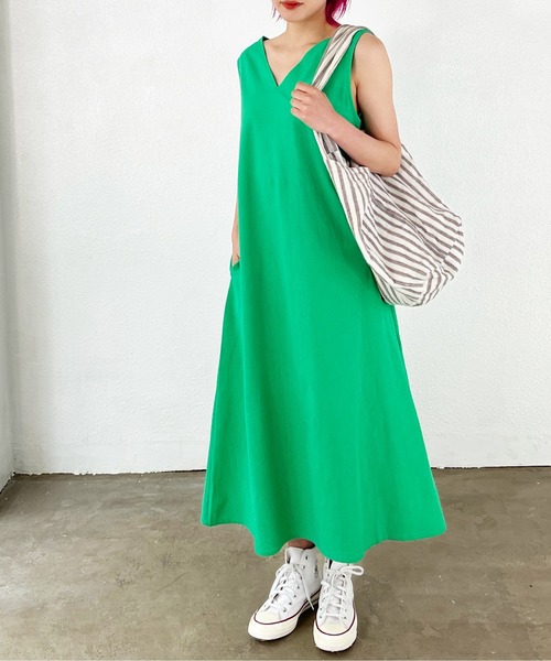 Shelly island(シェリーアイランド)の「コットンエンボスVネックロングワンピース(ワンピース・レディース・ブラック/オレンジ/グリーン・M)」の15枚目の写真