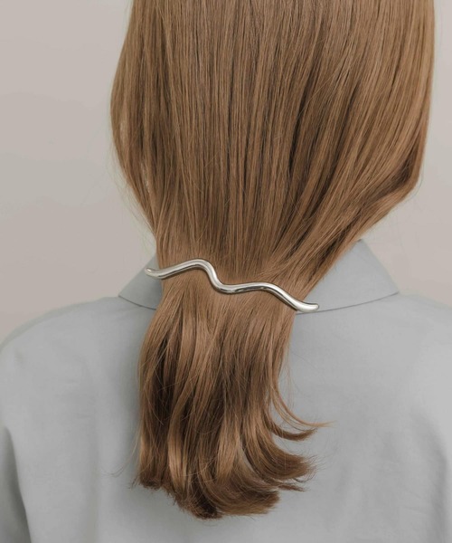 SMELLY（スメリー）の「ニュアンスラインメタルバレッタ（バレッタ/ヘアクリップ・レディース・シルバー/ゴールド・-）」の8枚目の写真