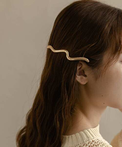SMELLY（スメリー）の「ニュアンスラインメタルバレッタ（バレッタ/ヘアクリップ・レディース・シルバー/ゴールド・-）」の13枚目の写真