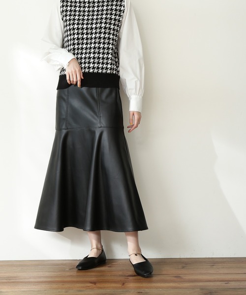 N.（N. Natural Beauty Basic）（エヌエヌナチュラルビューティーベーシック）の「【S Size Line】◆フェイクレザーマーメイドスカート（スカート・レディース・ブラック/ブラウン・SMALL/MEDIUM）」の2枚目の写真