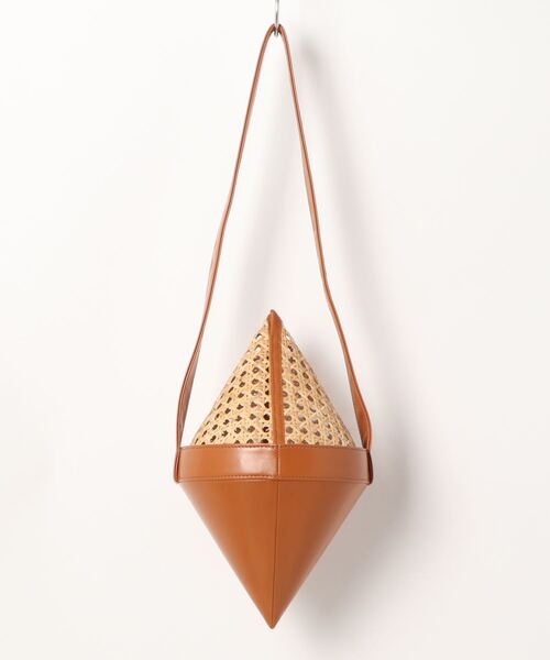 LUDLOW（ラドロー）の「【LUDLOW/ラドロー】 acorn（ショルダーバッグ・レディース・キャメル・FREE）」の2枚目の写真