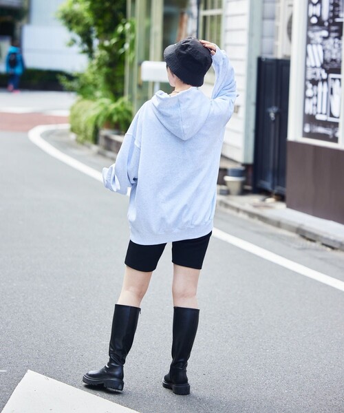 Paragraph（パラグラフ）の「【PARAGRAPH/パラグラフ】 スクエアワンポイントフーディー/NO.006/ワンポイントロゴ/スウェットパーカー/ユニセックス/フリーサイズ（パーカー・メンズ・ブラック/チャコールグレー/ライトグレー/ネイビー・ﾌﾘ-）」の13枚目の写真