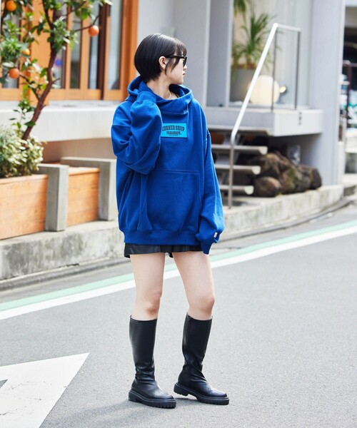 Paragraph（パラグラフ）の「【PARAGRAPH/パラグラフ】 スクエアワンポイントフーディー/NO.006/ワンポイントロゴ/スウェットパーカー/ユニセックス/フリーサイズ（パーカー・メンズ・ブラック/チャコールグレー/ライトグレー/ネイビー・ﾌﾘ-）」の18枚目の写真